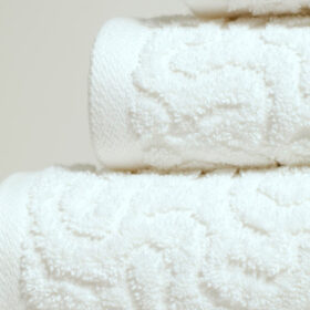 TOALHETE FLORAL BRANCO 30X50 550G