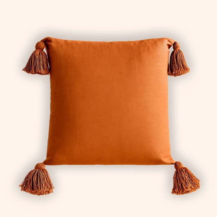ALMOF POMPOM 24 TOASTED NUT 45X45 - Image 1