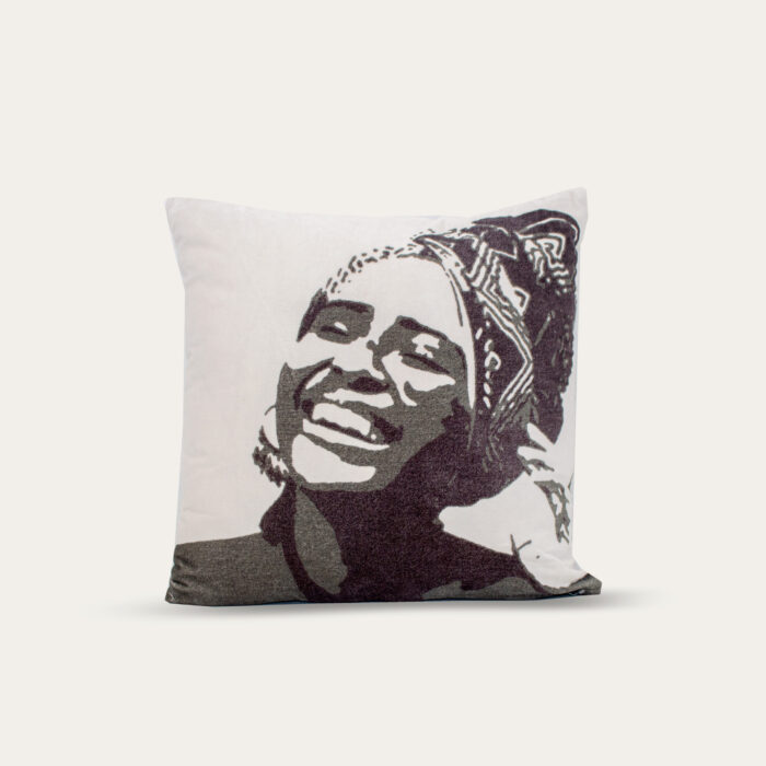 ALMOF MULHER AFRO SMOK OLIVE 45X45 - Image 1